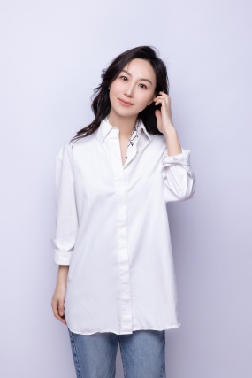 超高清白衬衫美女图片